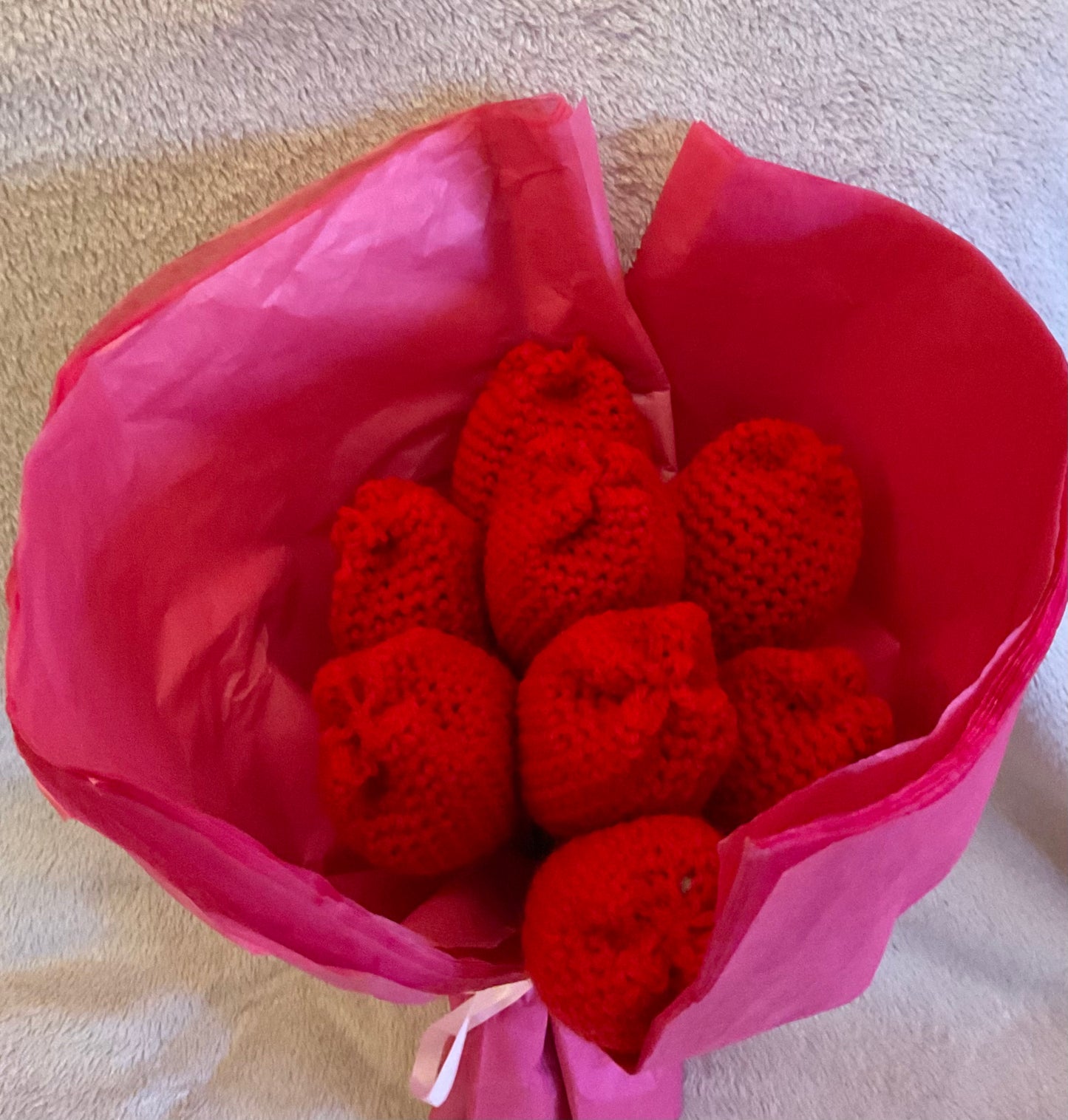 Bouquet de 8 tulipes rouges en crochet , fait main.